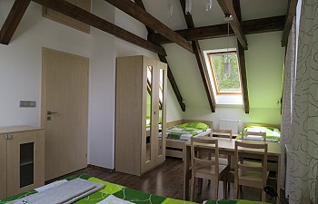 Ložnice pro 4 osoby.