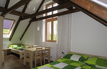 Ložnice pro 4 osoby.